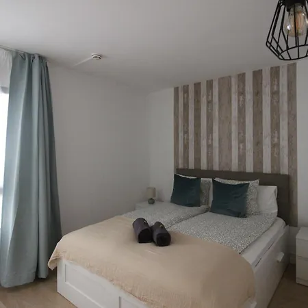 Oceaneye With Heated Pool Apartman *